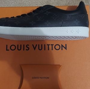 Louis VUITTON Luxembourg Sneakers. Size 11 US